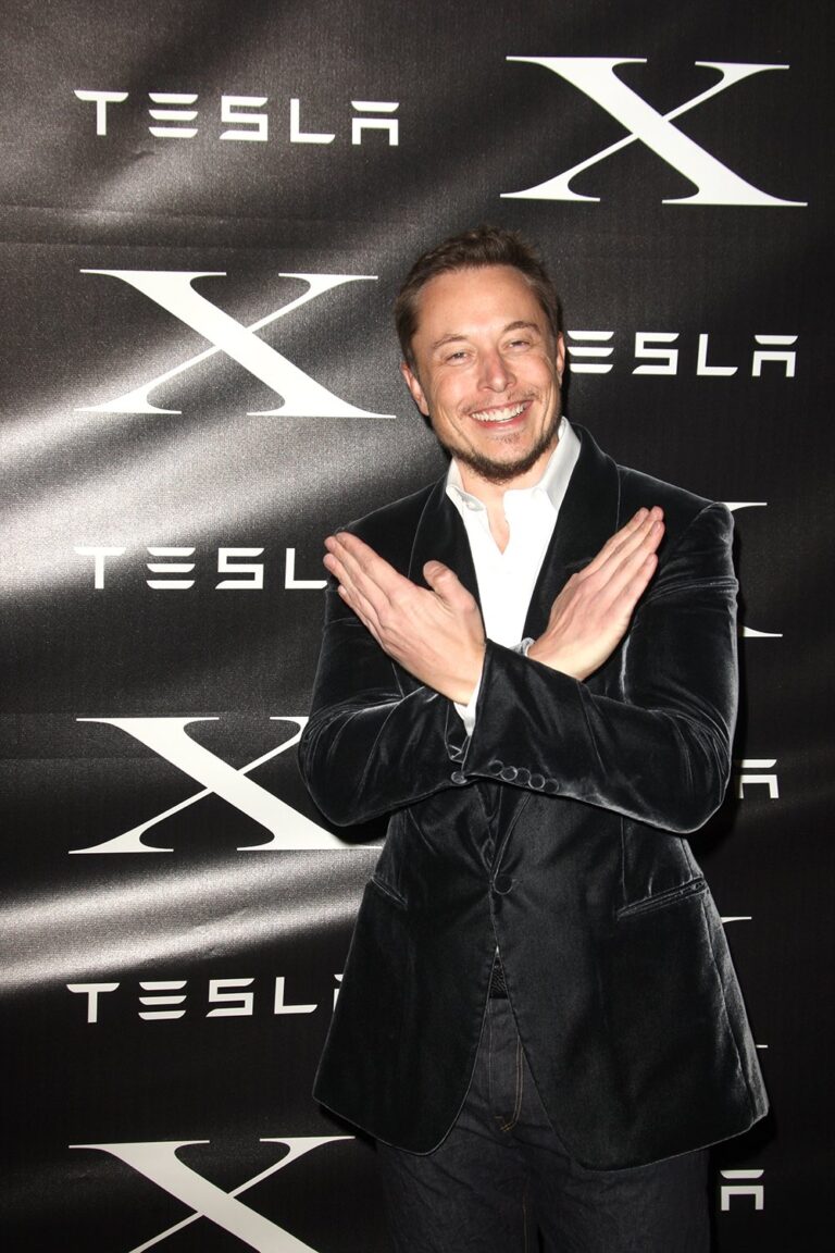 Tesla Shareholders Approve Record-Breaking New Pay for Elon Musk
