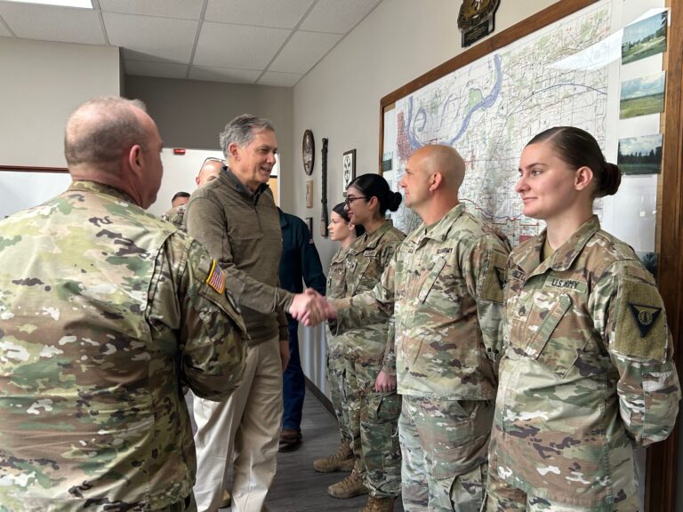 US Lawmakers Visit Binance Exec in Abuja Prison, Urge Release