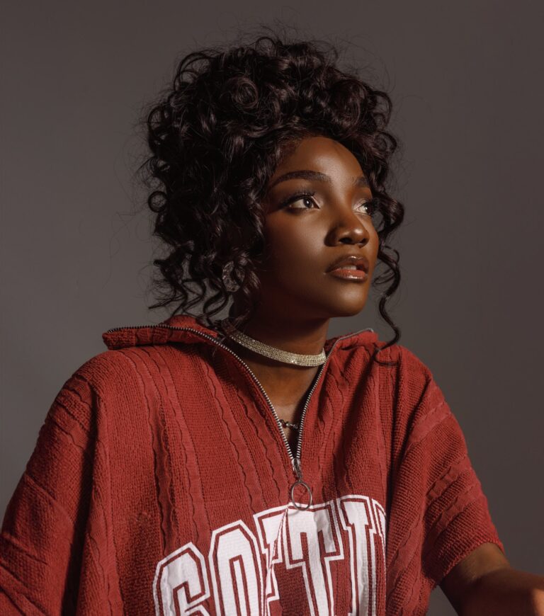 Simi Retracts Comments on Nigerian Musicians Amid Backlash