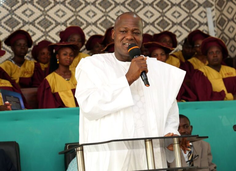 You’re A Thug: Dogara Slams Bauchi Gov Over U-Turn on Tinubu