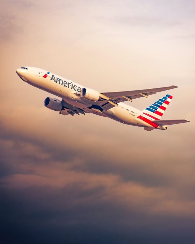 US Authorities Lift Grounding on American Airlines Amid Holiday Chaos