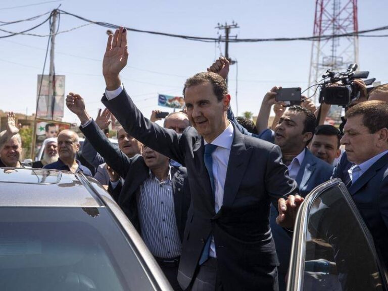 Russia Grants Ousted Syrian President, Family Asylum