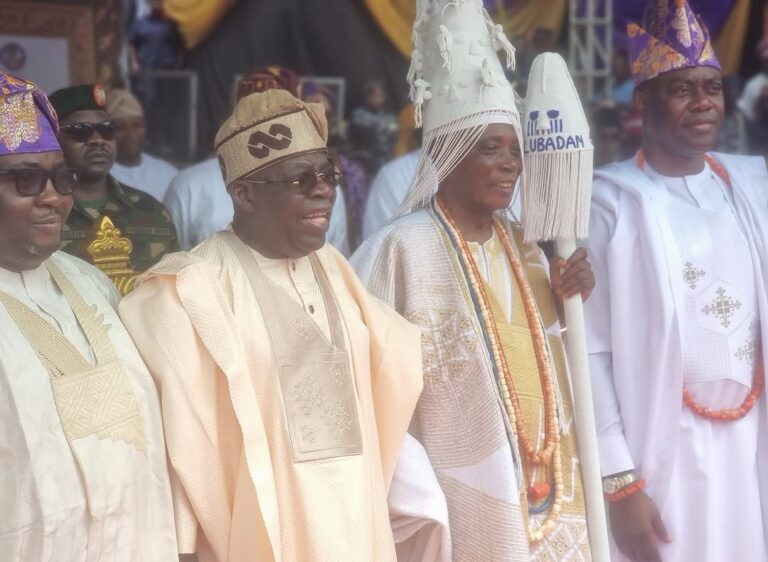 Makinde Crowns Ladoja as 44th Olubadan of Ibadanland