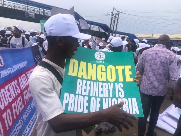 Students Protest in Ibadan, Back Dangote Refinery