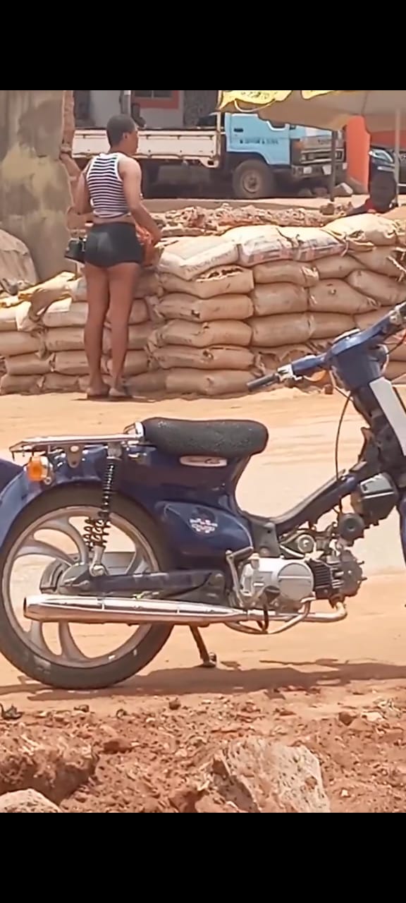 Checkpoint Drama: Soldier Confronts Woman Over Indecent Dressing, Nigerians React