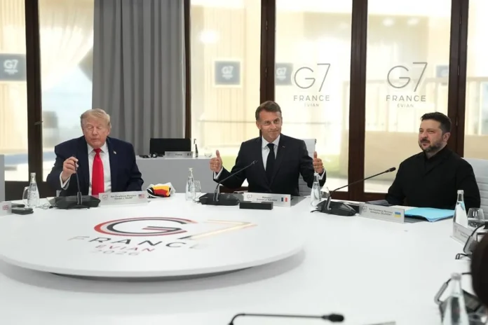 (L-R) US President Donald Trump, French President Emmanuel Macron and Ukrainian President Volodymyr Zelenskyy during a working session at the G7 summit in Evian-les-Bains, France, 16 June 2026. (EPA)