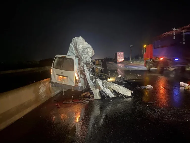 10 Die in Ogun Expressway Truck-Bus Crash